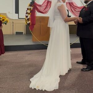 David's Bridal White Wedding Dress